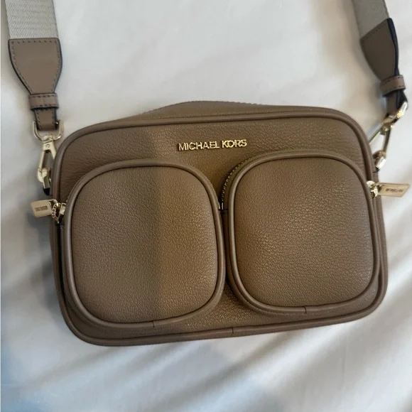 Michael Kors Tan Crossbody Bag - Picture 2 of 6